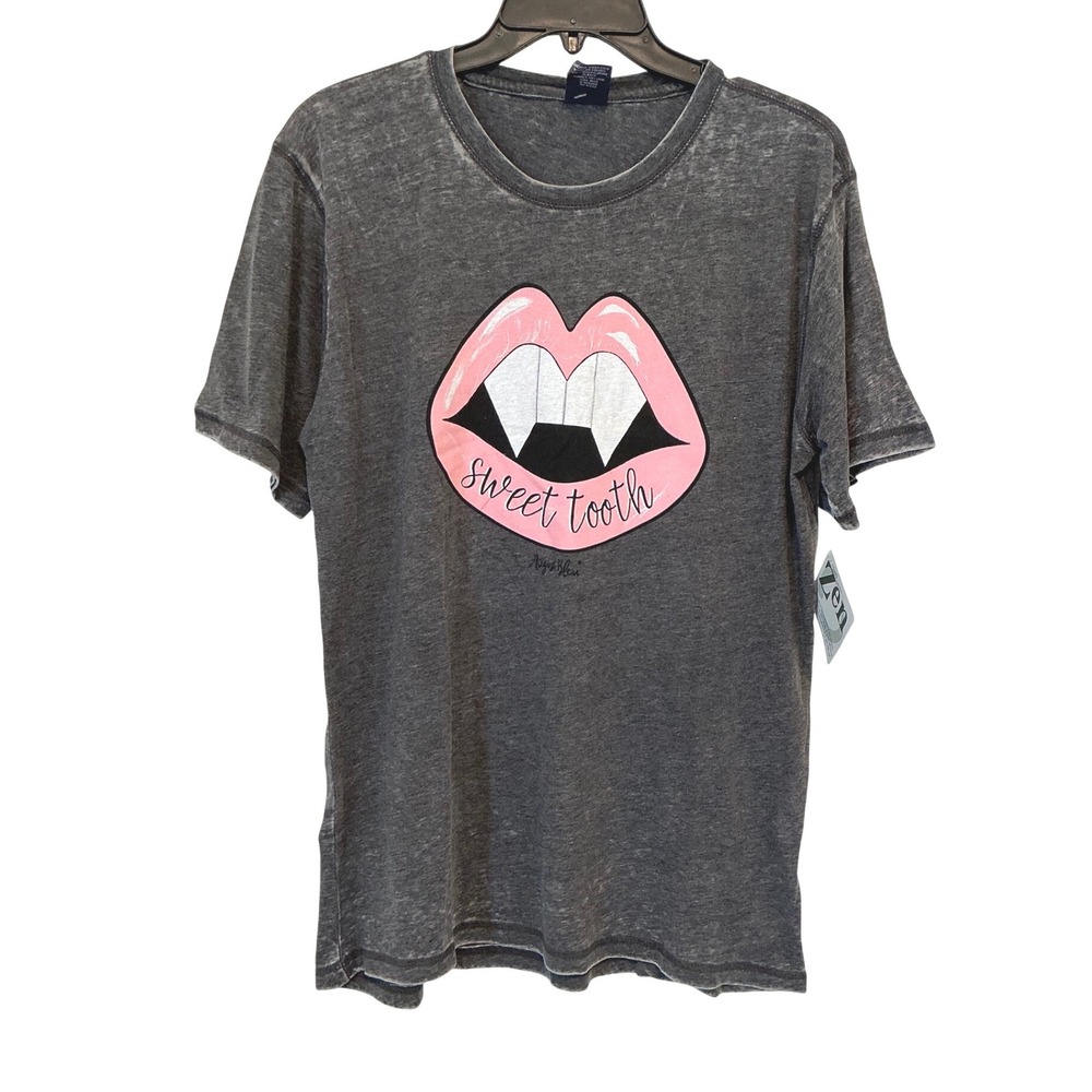 Zen by August Bleu Sweet Tooth Vampire Lips Graphic Tee Gray Burnout NWT L